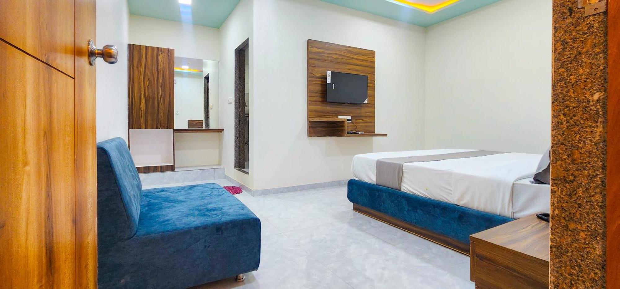 Hotel Nova Blue Ahmedabad Exterior photo