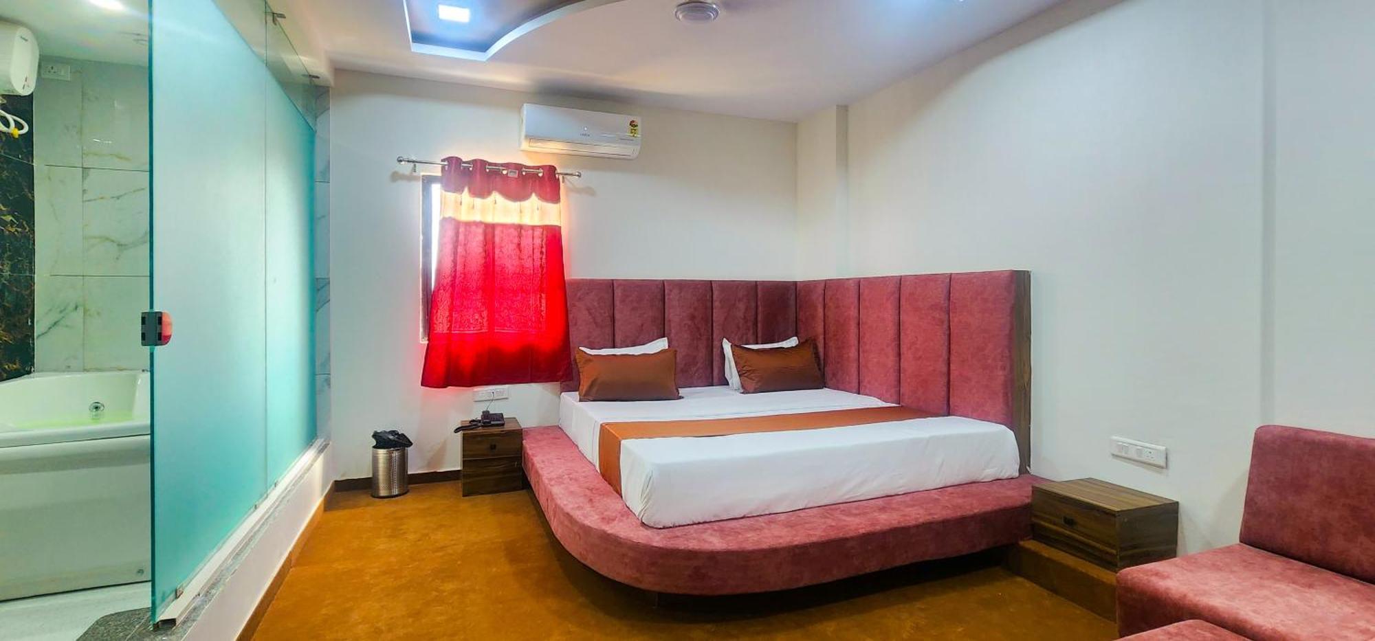 Hotel Nova Blue Ahmedabad Exterior photo